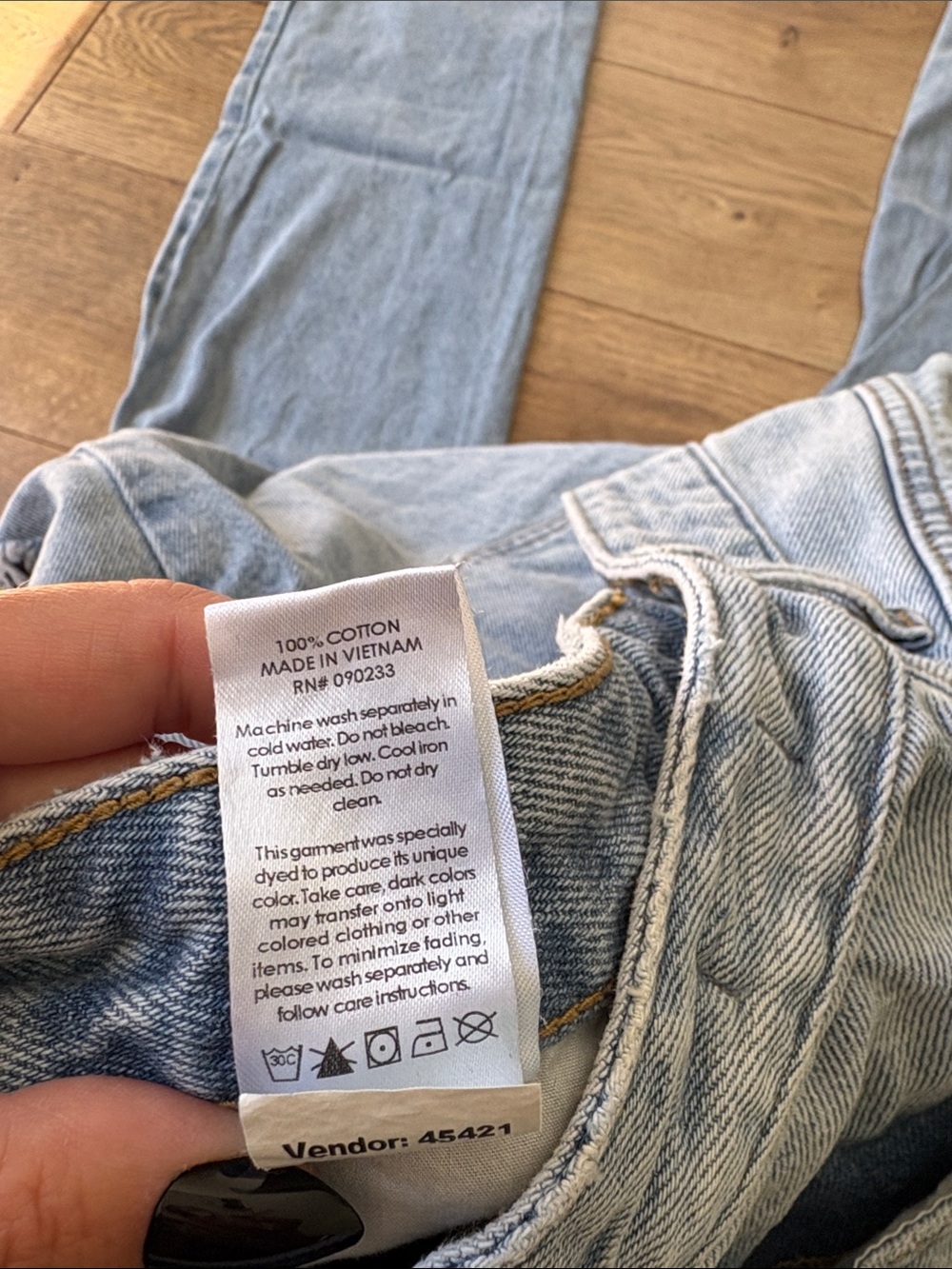 PacSun 90s Boyfriend Light Blue Straight-Leg Distressed Denim Jeans - Picture 8 of 8